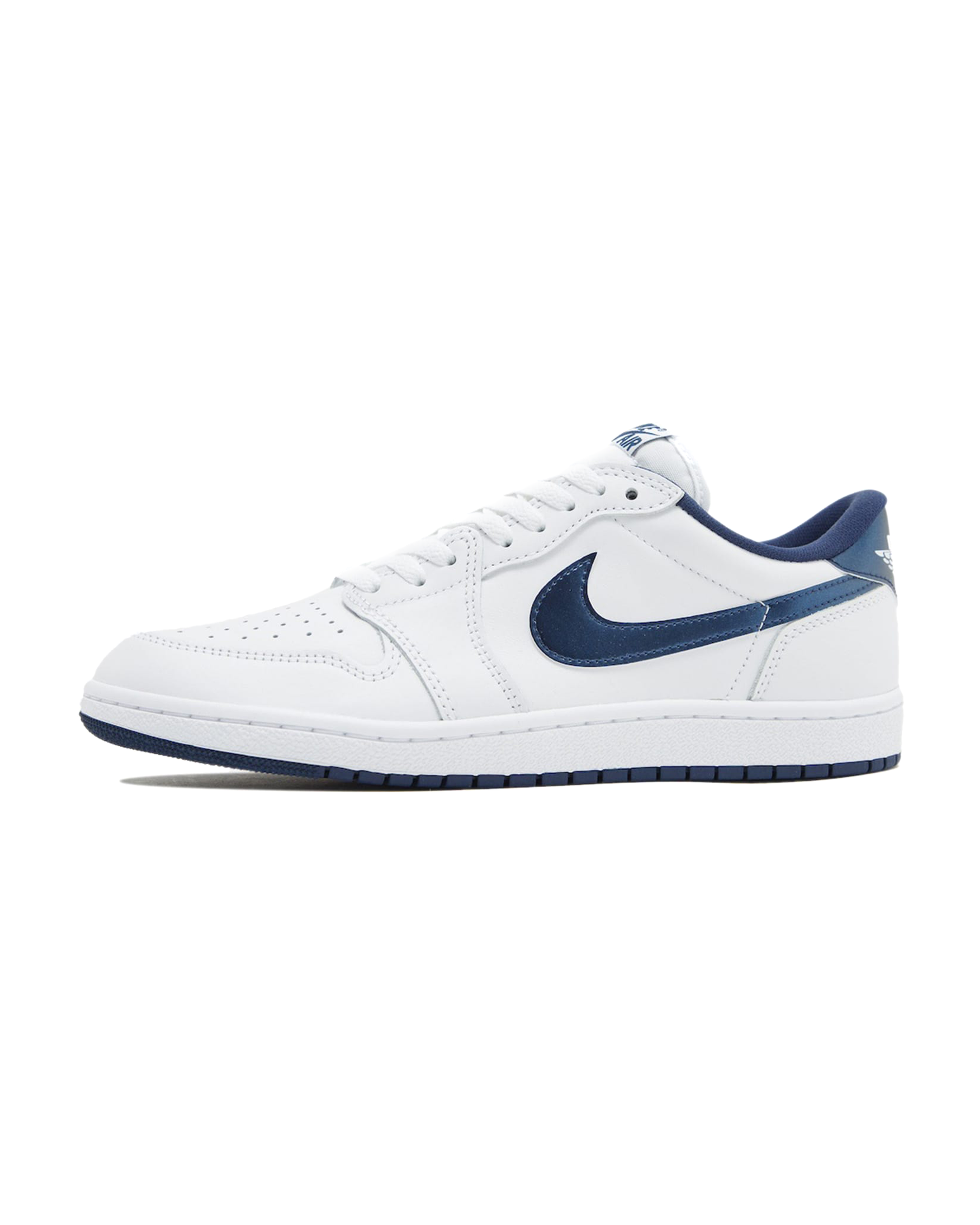 Navy blue and white best sale jordan 1